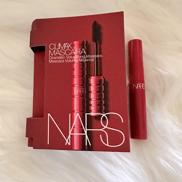 NEW💄NARS 4pc Beauty Bundle - Picture 14 of 16